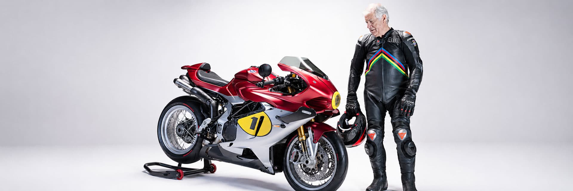 mv-agusta-superveloce-1000-ago-design.jpg -  MV Agusta Superveloce 1000 AGO design italien moto premium
